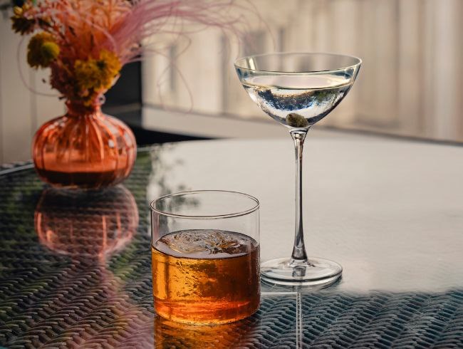 DINE IN STYLE, DRINK WITH A VIEW